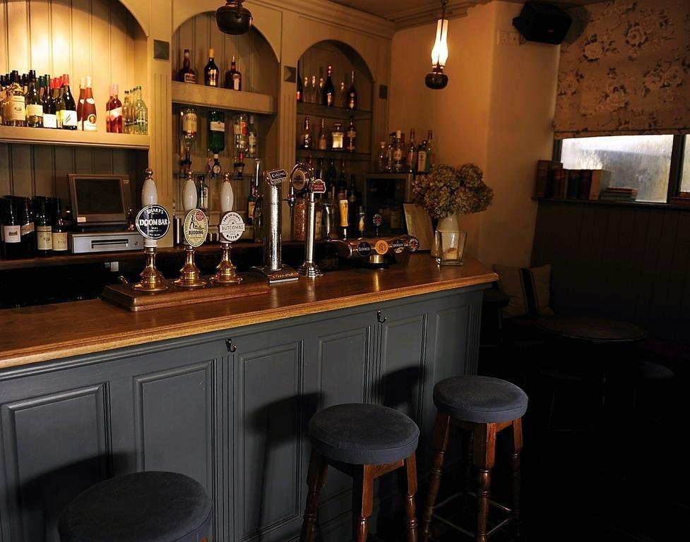 The Falcon Inn Пейнсуик Экстерьер фото